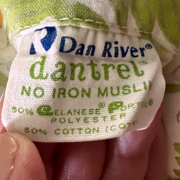 VINTAGE 60s Dan River Dantrel No Iron Muslin 2 Regular Sized Floral Pillowcases - Picture 3 of 3